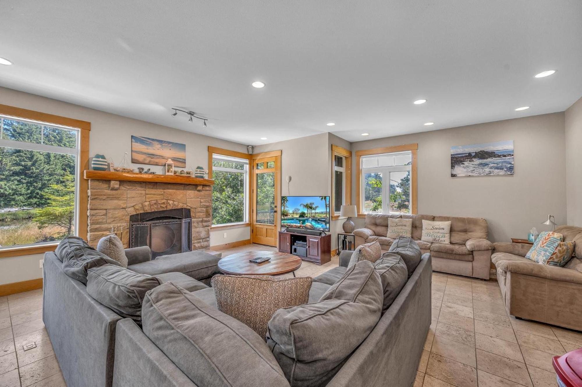 Schooner Creek Retreat Villa Lincoln City Exterior photo